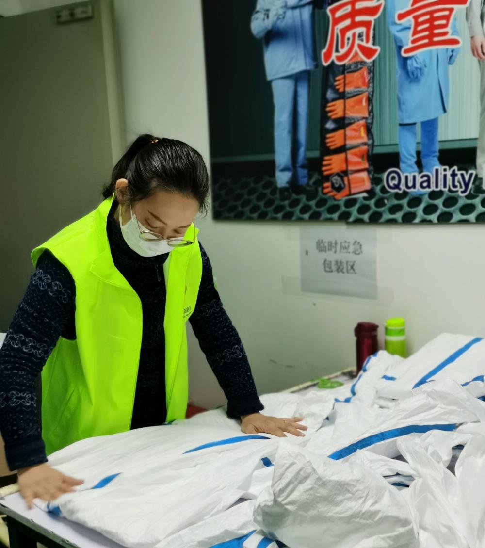 綠馬甲“浦東青年志愿者”，的一次晚班志愿服務(wù)