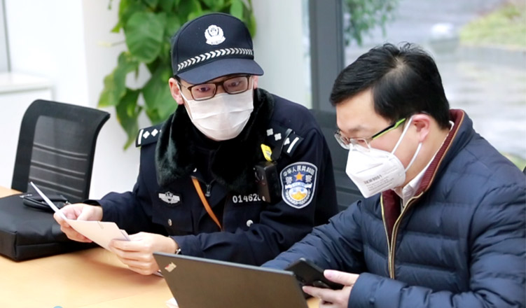 滬警方主動(dòng)對接我司，保障誠格一次性防護(hù)服安全生產(chǎn)