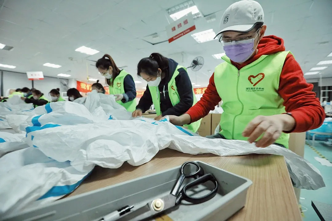 這些“守護者”們在上海誠格干了件大事！——20天，750人次，經手近4萬件防護服！