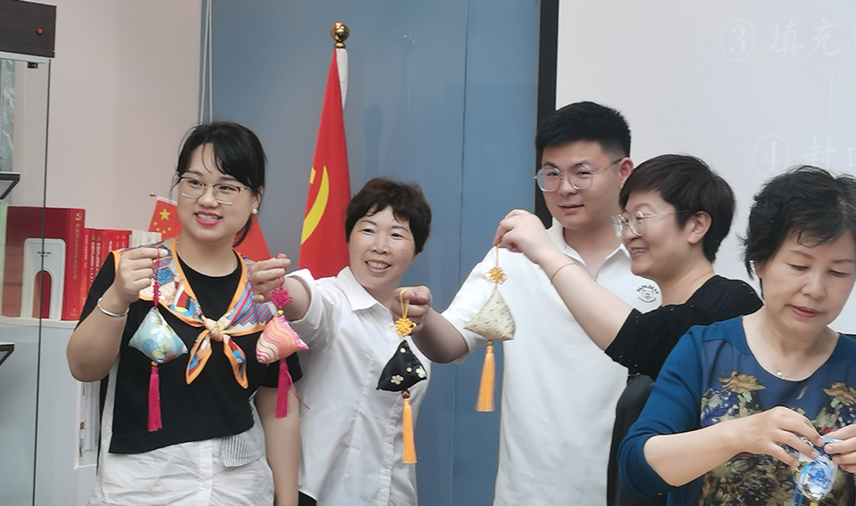 香韻端午，情滿誠格——上海誠格集團(tuán)工會組織開展端午香囊制作活動